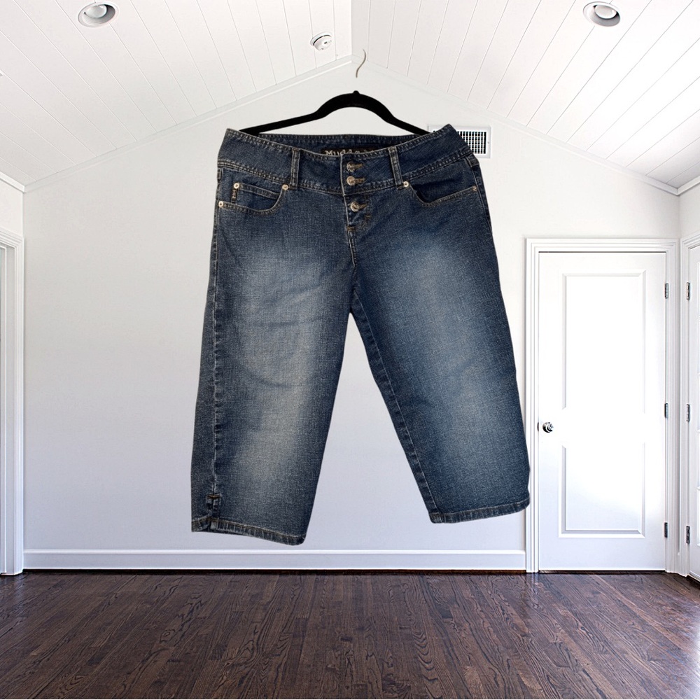 Mudd Juniors Dark Blue Jean Capris US Size 11